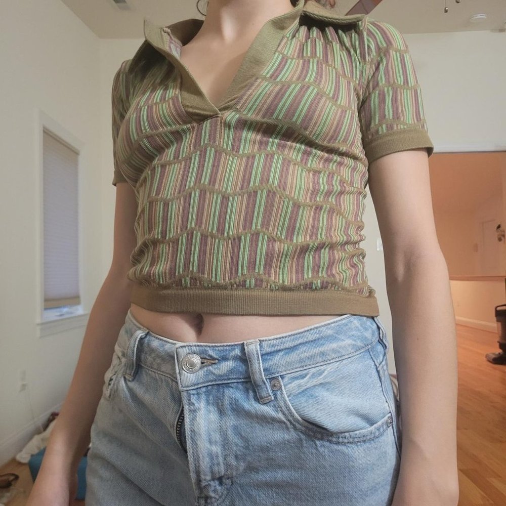 Groovy 70s knitted mod collared shirt a fun work piece. Unique color way